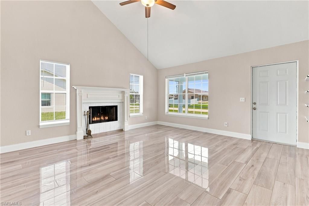 Image 9 of property listing at 1014 SW 15th AVE, Cape Coral, FL 33991