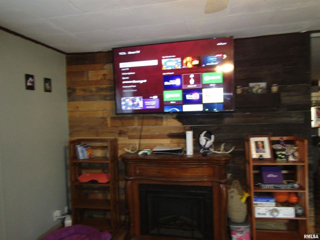 404 S 6TH Street, Cuba, IL 61427