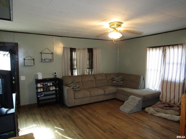 404 S 6TH Street, Cuba, IL 61427