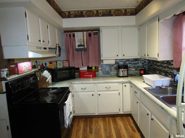 404 S 6TH Street, Cuba, IL 61427