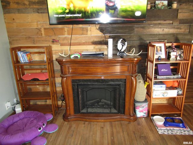 404 S 6TH Street, Cuba, IL 61427