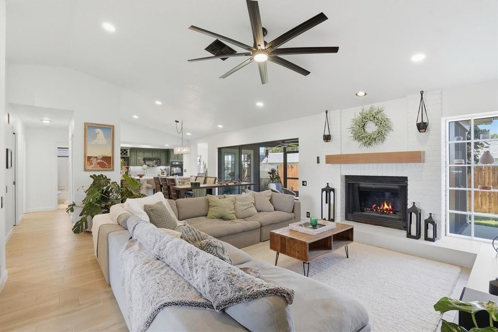 Image 3 of property listing at 3713 SARAZEN DRIVE, New Port Richey, FL 34655