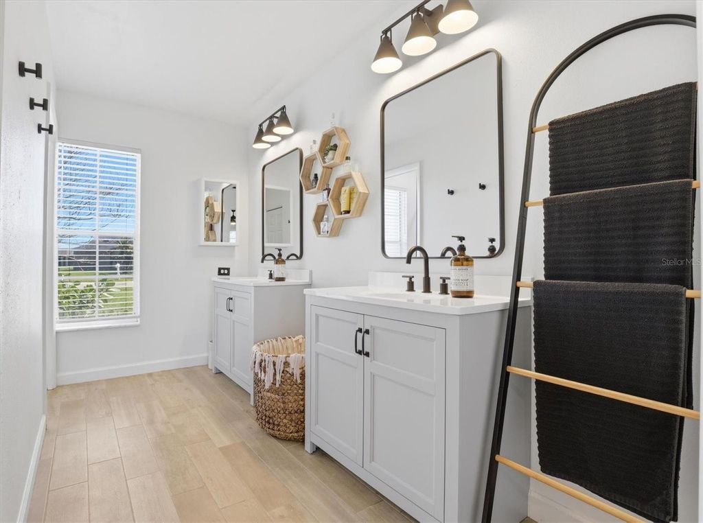 Image 33 of property listing at 3713 SARAZEN DRIVE, New Port Richey, FL 34655