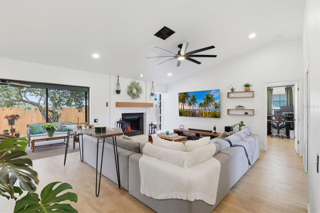 Image 9 of property listing at 3713 SARAZEN DRIVE, New Port Richey, FL 34655