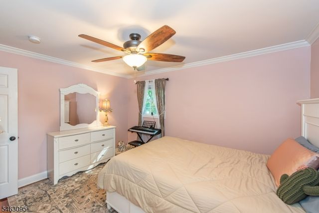 33 Lakeside Ave, Bloomingdale Boro, NJ 07403