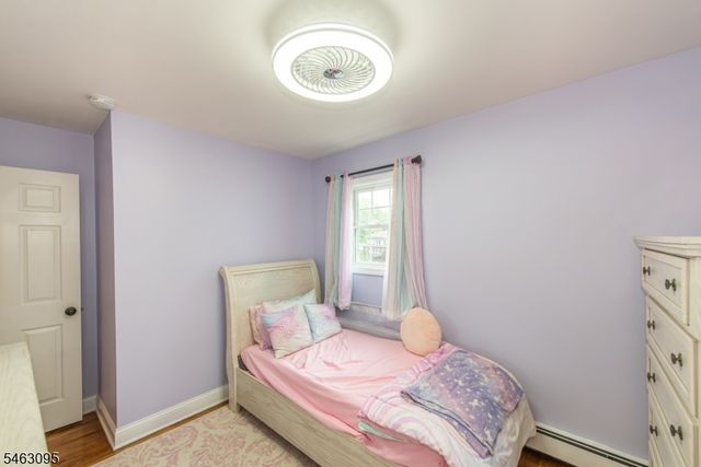33 Lakeside Ave, Bloomingdale Boro, NJ 07403