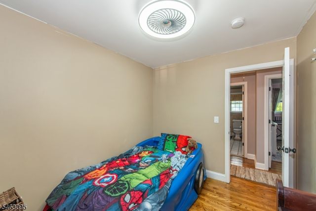 33 Lakeside Ave, Bloomingdale Boro, NJ 07403