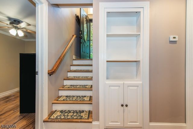 33 Lakeside Ave, Bloomingdale Boro, NJ 07403