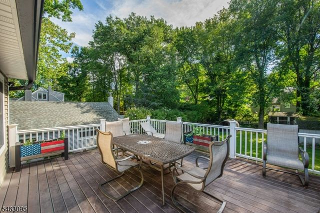 33 Lakeside Ave, Bloomingdale Boro, NJ 07403