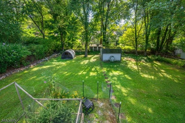 33 Lakeside Ave, Bloomingdale Boro, NJ 07403