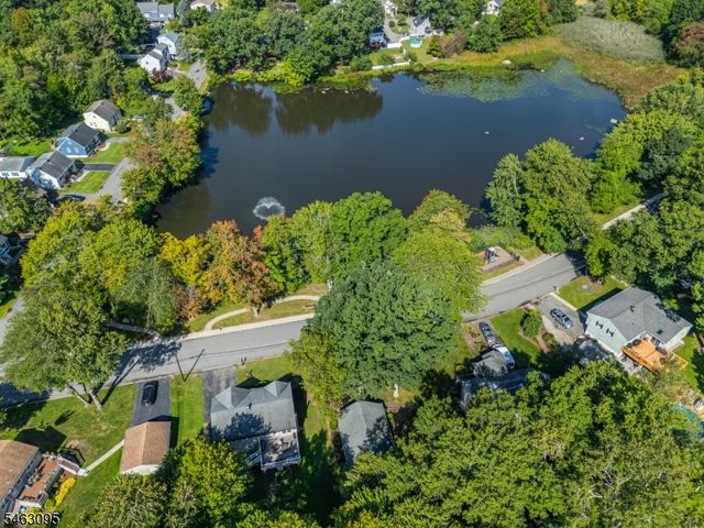 33 Lakeside Ave, Bloomingdale Boro, NJ 07403