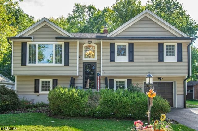 33 Lakeside Ave, Bloomingdale Boro, NJ 07403