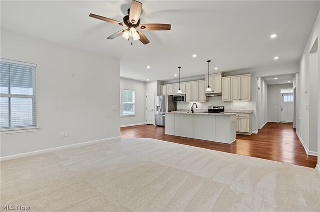 830 Sunrise Circle, Aurora, OH 44202