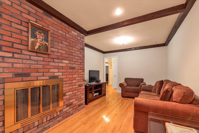 810 Ibsen Street, Woodmere, NY 11598