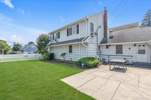 810 Ibsen Street, Woodmere, NY 11598