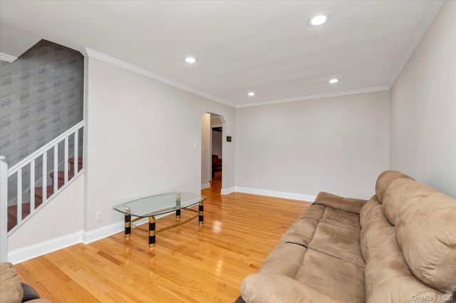 810 Ibsen Street, Woodmere, NY 11598