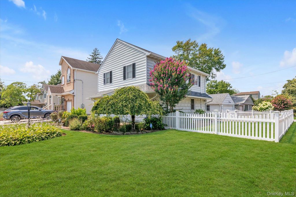 810 Ibsen Street, Woodmere, NY 11598 — photo 3