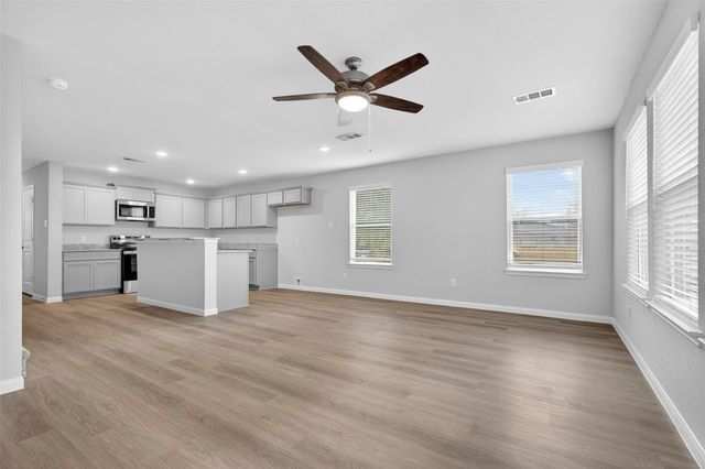 706 Universal Street, Navasota, TX 77868