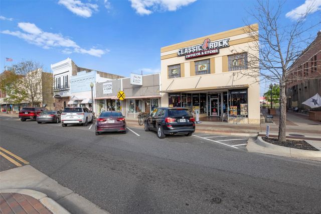 706 Universal Street, Navasota, TX 77868