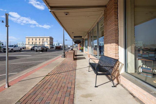 706 Universal Street, Navasota, TX 77868