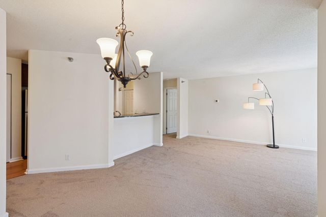 6040 Chasewood Parkway 101, Hopkins, MN 55343