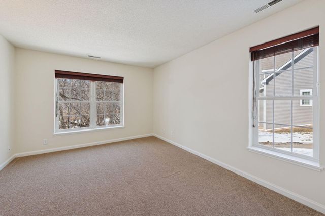 6040 Chasewood Parkway 101, Hopkins, MN 55343