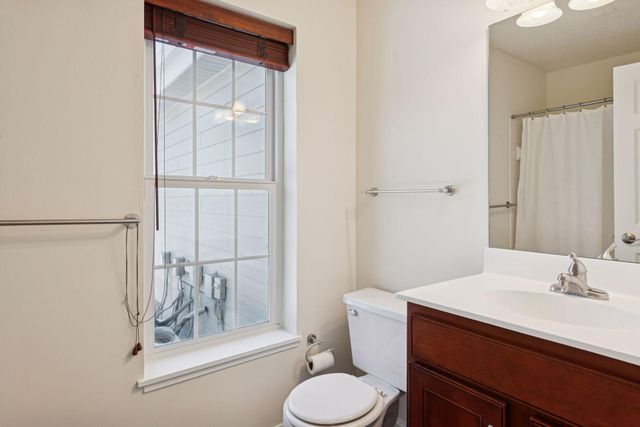 6040 Chasewood Parkway 101, Hopkins, MN 55343