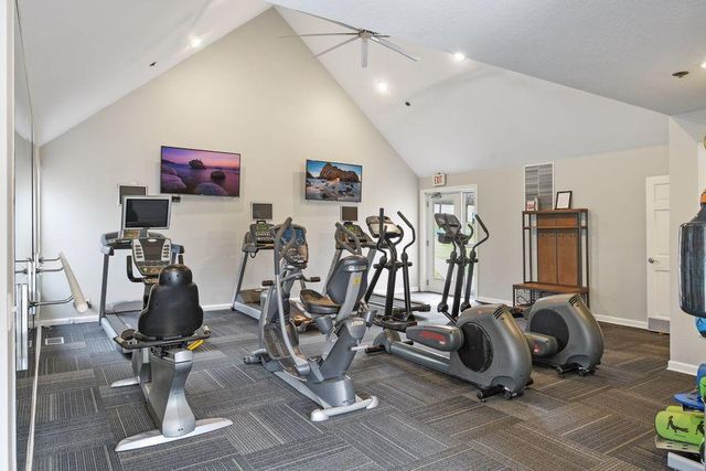 6040 Chasewood Parkway 101, Hopkins, MN 55343