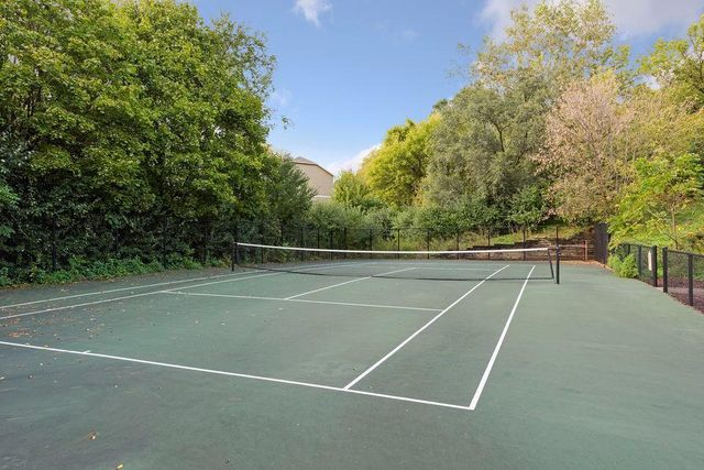 6040 Chasewood Parkway 101, Hopkins, MN 55343