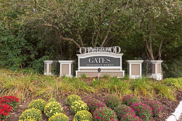 6040 Chasewood Parkway 101, Hopkins, MN 55343