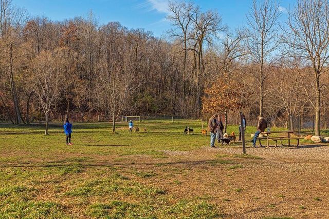 6040 Chasewood Parkway 101, Hopkins, MN 55343