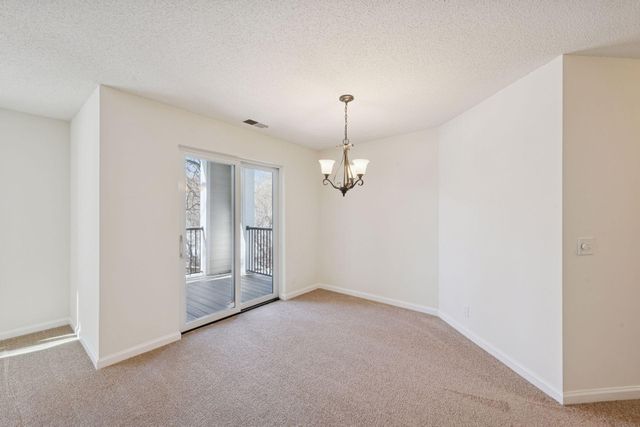 6040 Chasewood Parkway 101, Hopkins, MN 55343