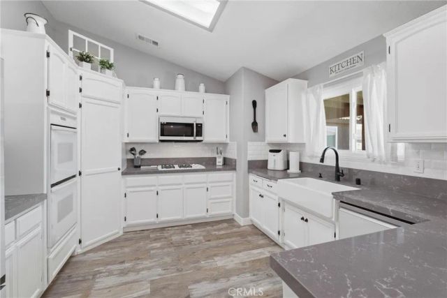 7518 San Bruno, Hesperia, CA 92345