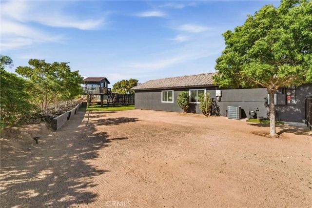 7518 San Bruno, Hesperia, CA 92345