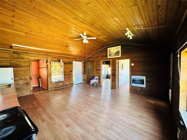 241 S Avenue B, Cross Plains, TX 76443