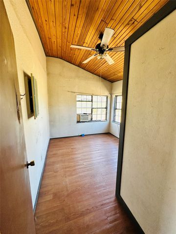 241 S Avenue B, Cross Plains, TX 76443