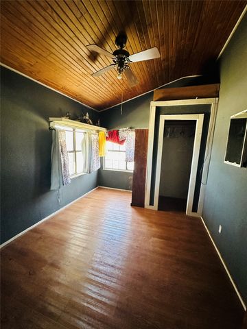 241 S Avenue B, Cross Plains, TX 76443