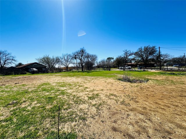 241 S Avenue B, Cross Plains, TX 76443