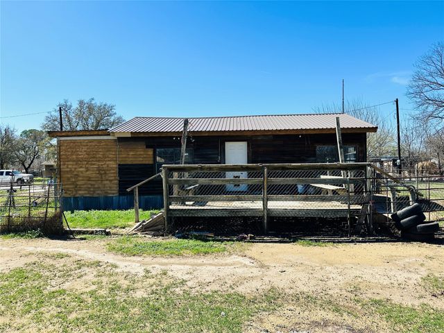241 S Avenue B, Cross Plains, TX 76443