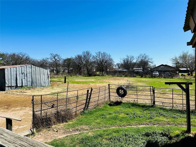 241 S Avenue B, Cross Plains, TX 76443