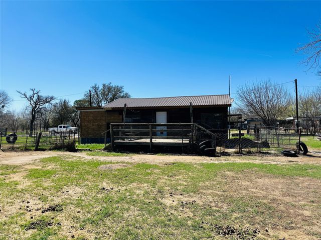 241 S Avenue B, Cross Plains, TX 76443