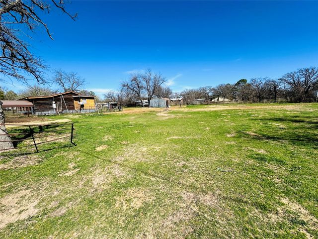 241 S Avenue B, Cross Plains, TX 76443