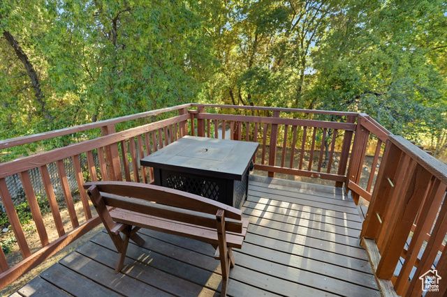 690 BARLOW ST, Clearfield, UT 84015