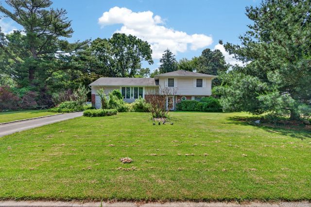 14 Mark Drive, Smithtown, NY 11787