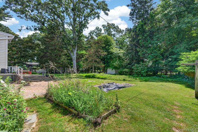 14 Mark Drive, Smithtown, NY 11787