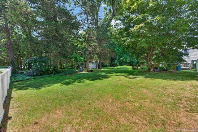 14 Mark Drive, Smithtown, NY 11787