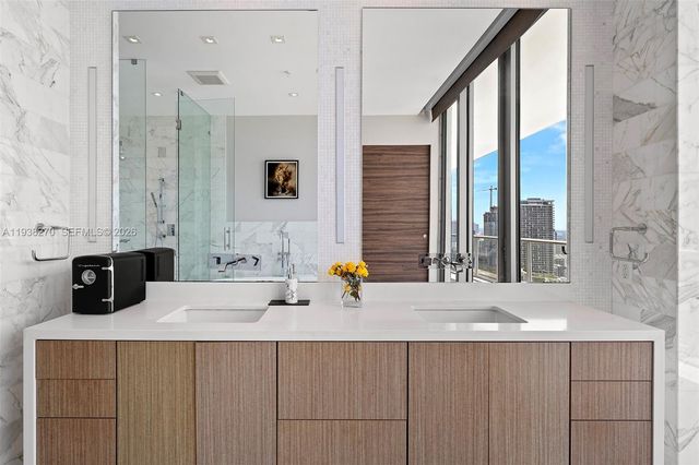 3470 E Coast Ave PH207, Miami, FL 33137