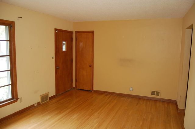 1048 Dale Street N, Saint Paul, MN 55117