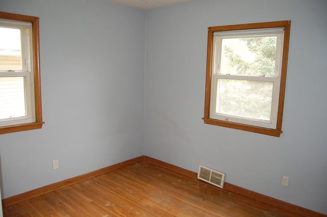 1048 Dale Street N, Saint Paul, MN 55117