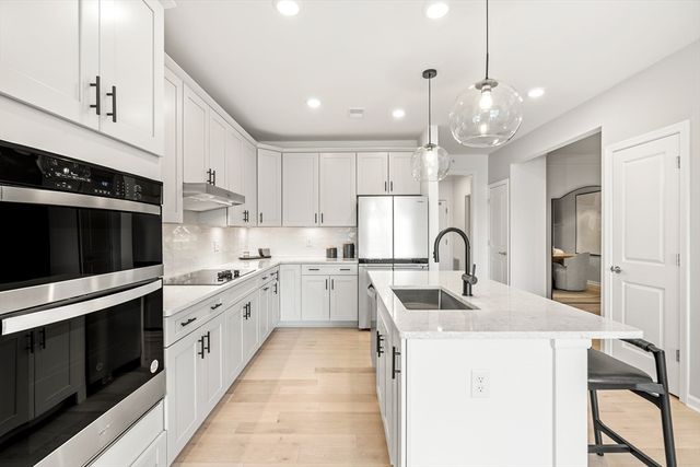 320 Martins Landing 2410, North Reading, MA 01864